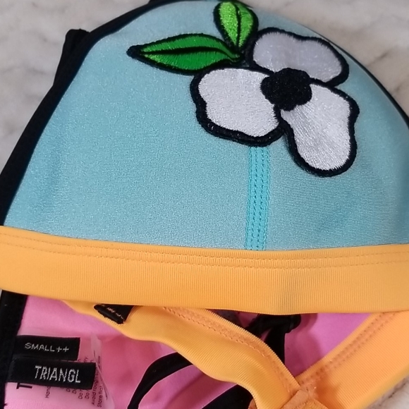 48T Triangl light blue flower bikini top - Picture 8 of 8